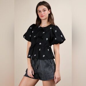 NWT Very J Black Tie Front Blouse Puff Sleeve Bow Print Peplum Top Size L